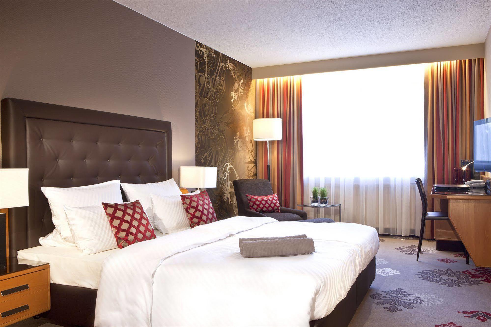 Der Heidehof Conference & Spa Resort Gaimersheim ภายนอก รูปภาพ